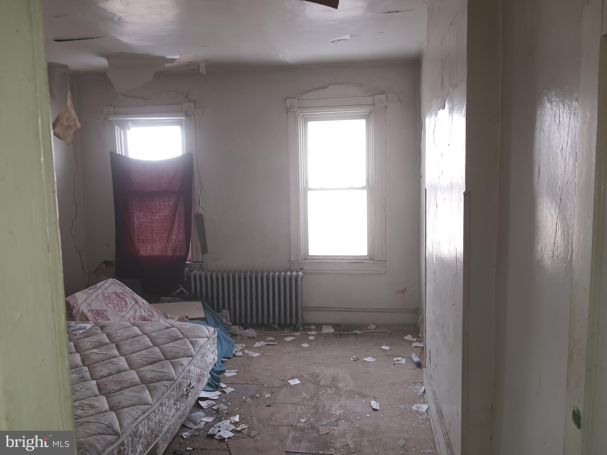 BROADWAY EAST - Residential