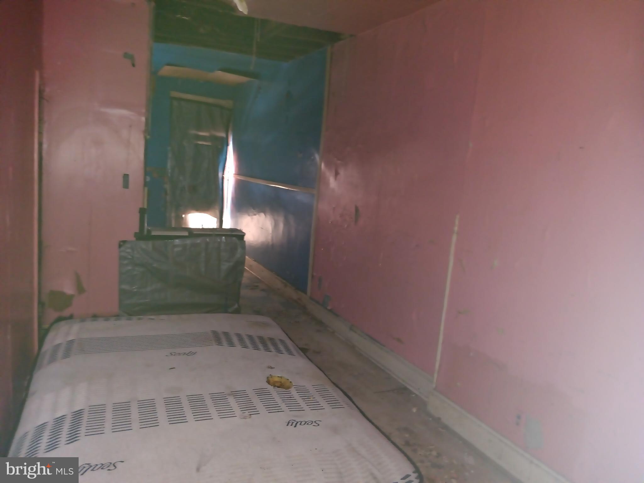 BROADWAY EAST - Residential