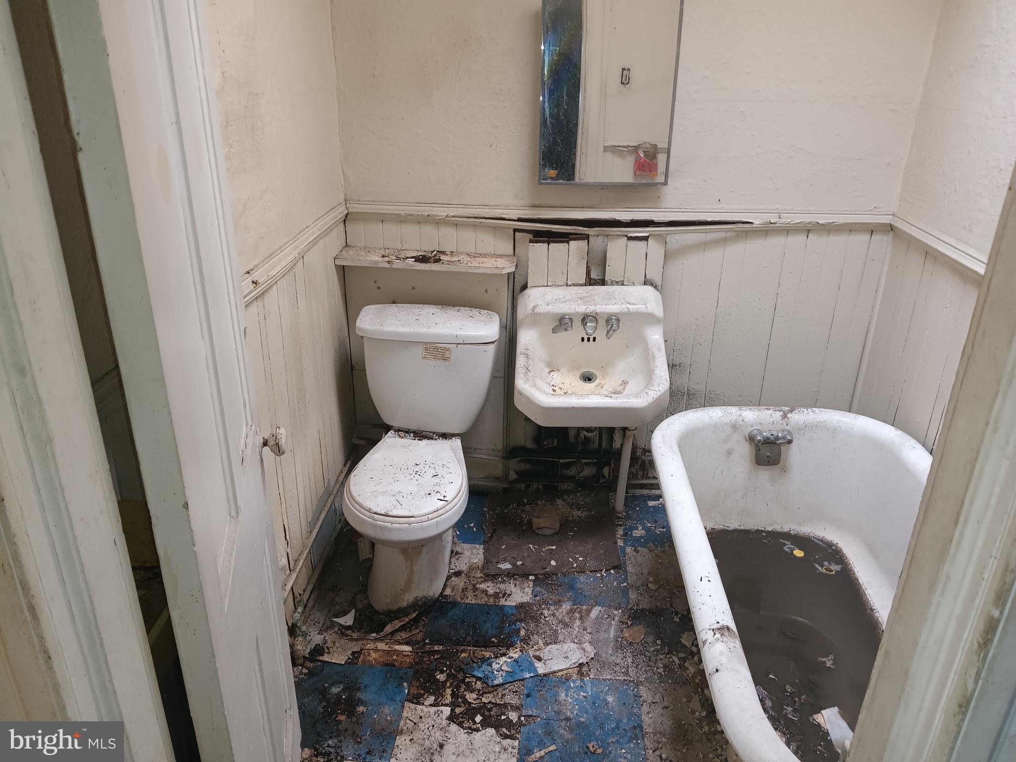 BROADWAY EAST - Residential