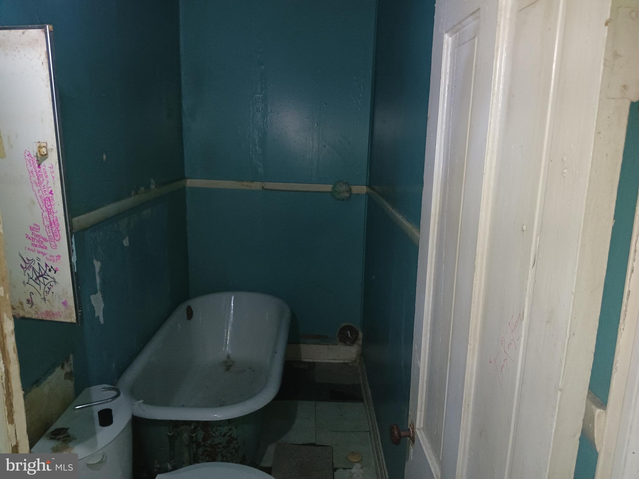 BROADWAY EAST - Residential