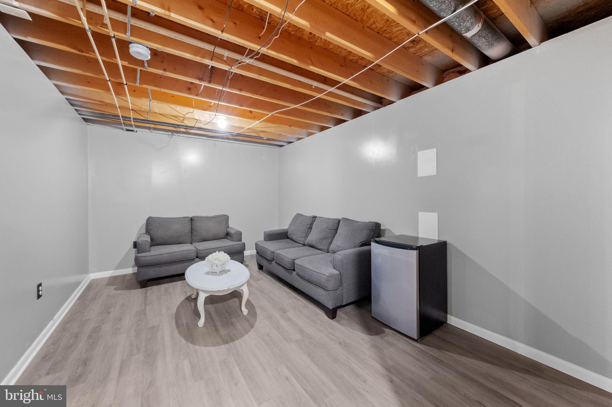 LAUREL RIDGE - Residential