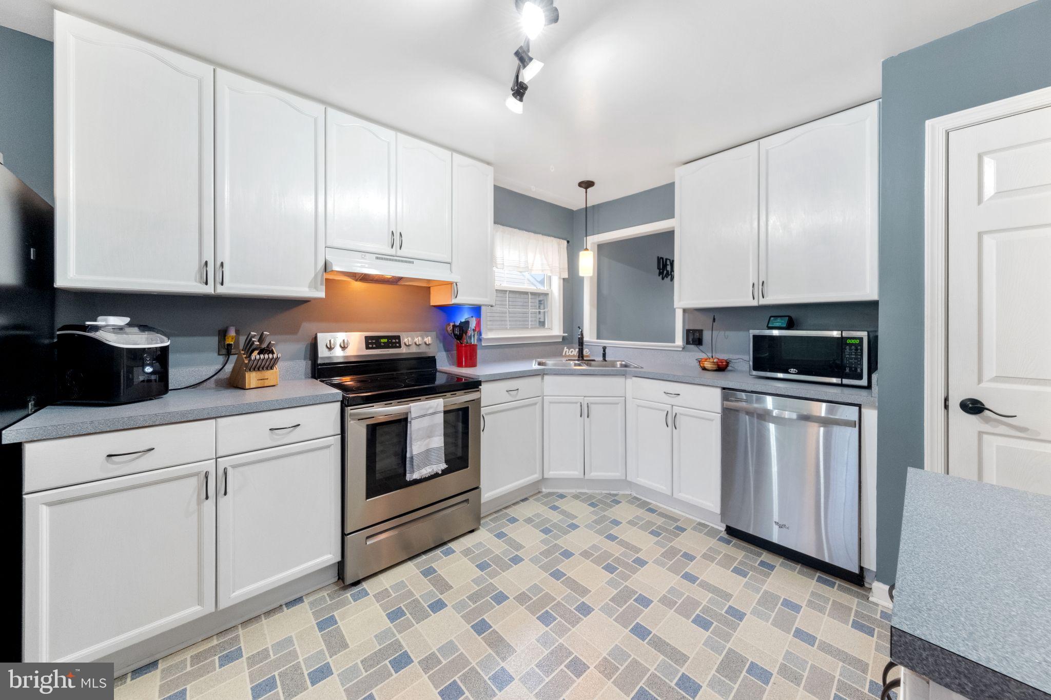 LAUREL RIDGE - Residential