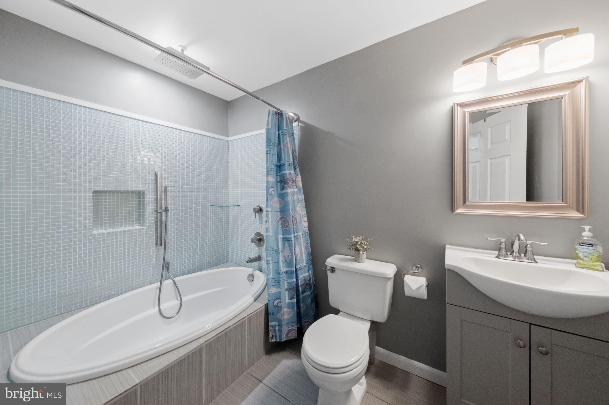 LAUREL RIDGE - Residential