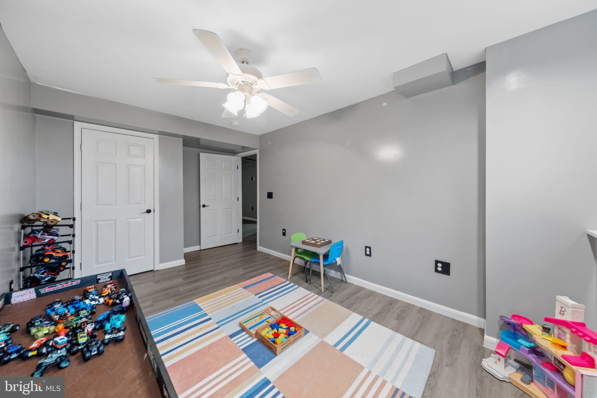 LAUREL RIDGE - Residential