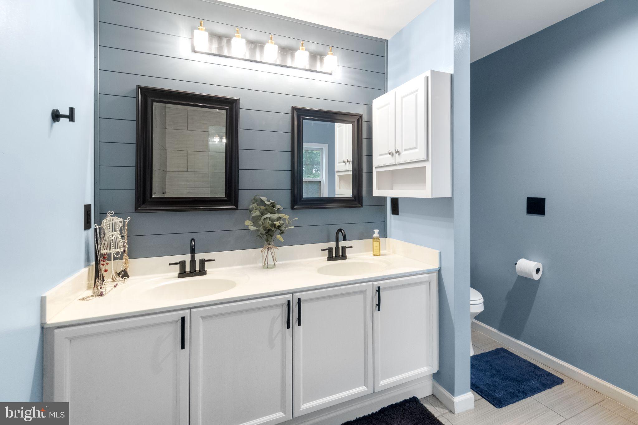 LAUREL RIDGE - Residential