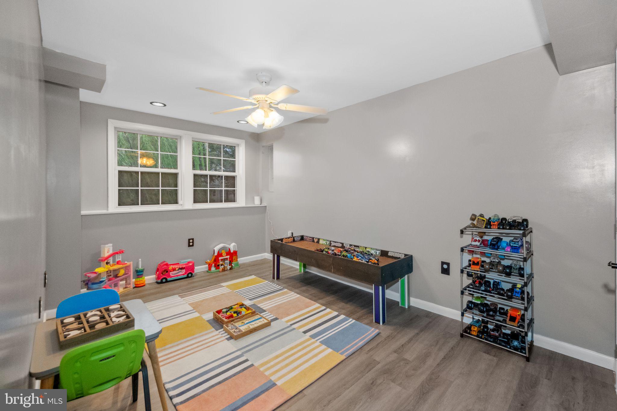 LAUREL RIDGE - Residential