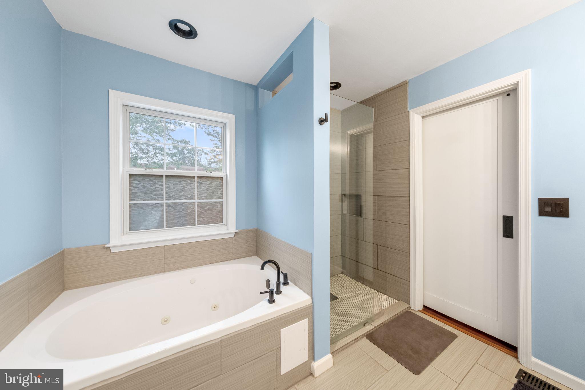 LAUREL RIDGE - Residential