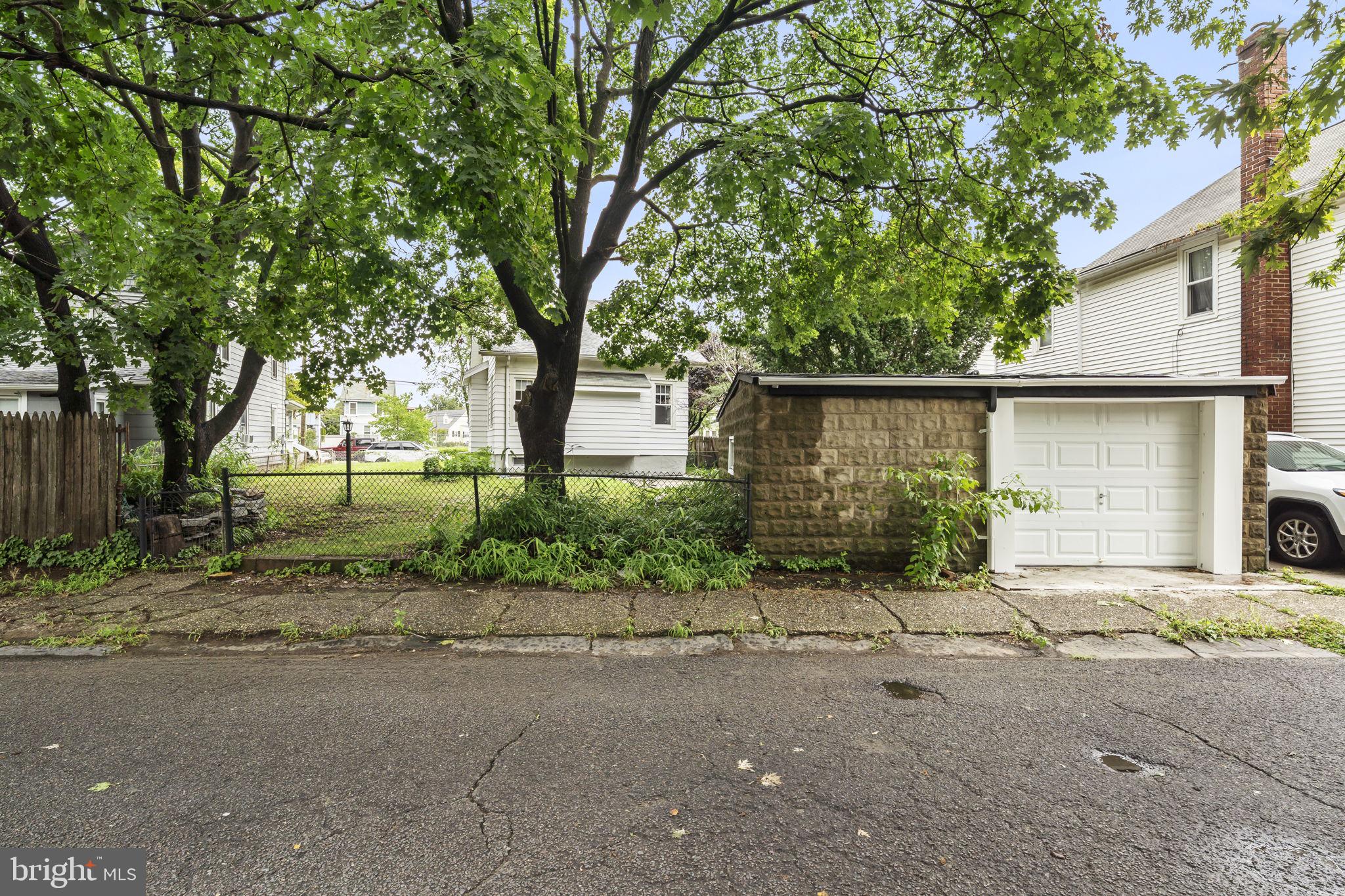 814 SOMERSET STREET