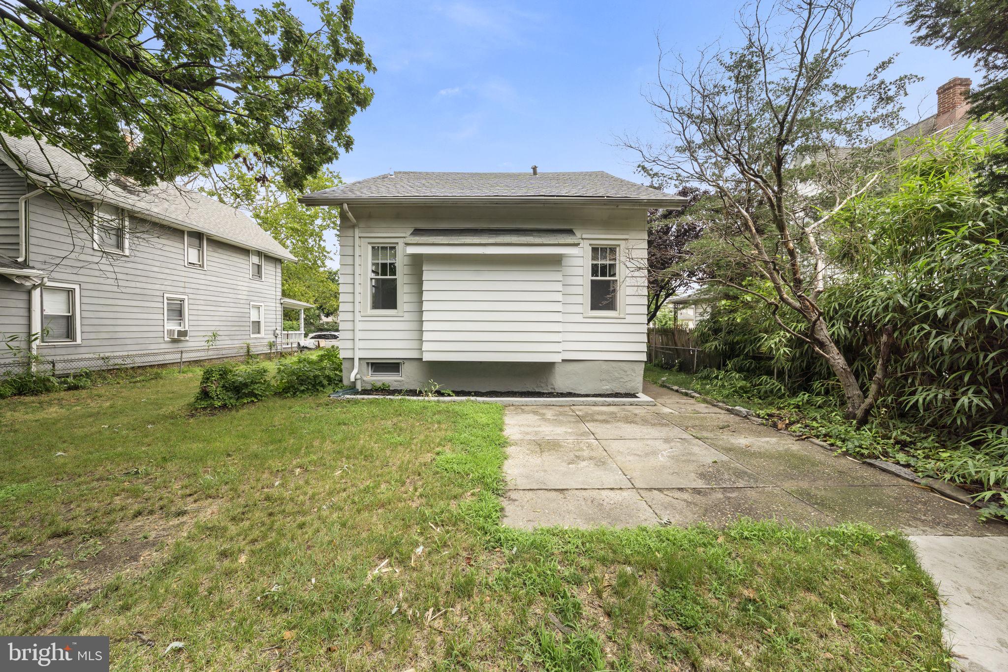 814 SOMERSET STREET