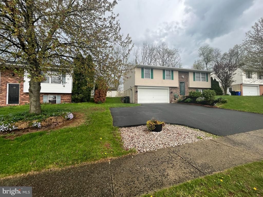 Photo of 12 HAYLOFT RD, DENVER, PA 17517 (MLS # PALA2033484)