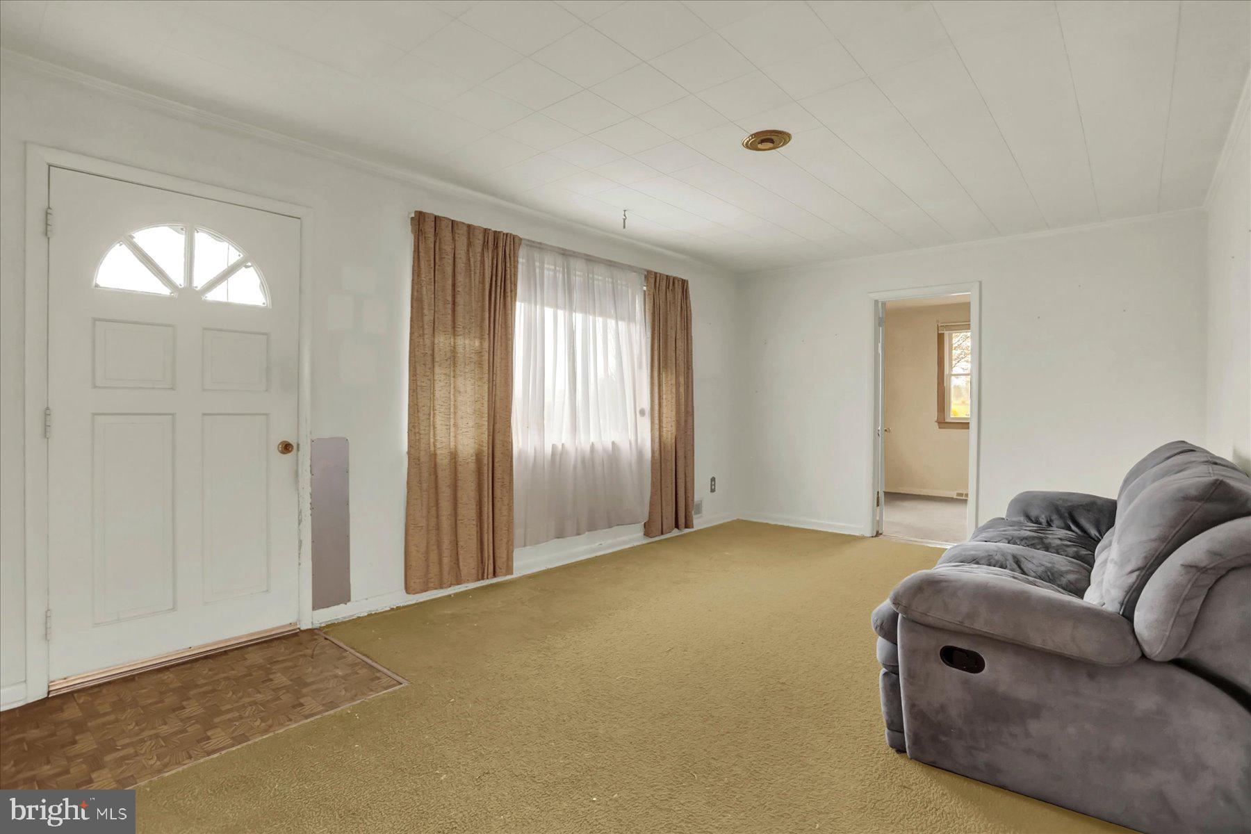 2115 WHITE HOUSE ROAD