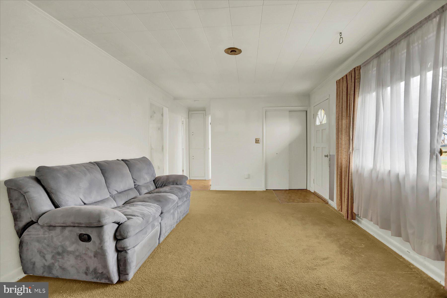 2115 WHITE HOUSE ROAD