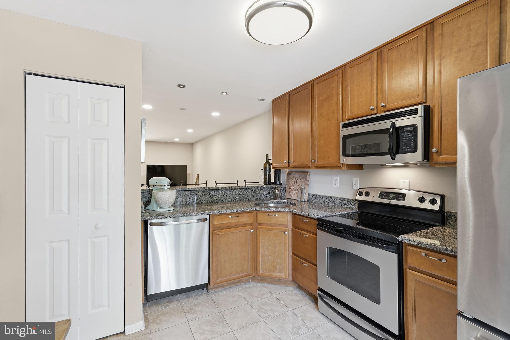 4037 SUMMER HOLLOW COURT 158-G