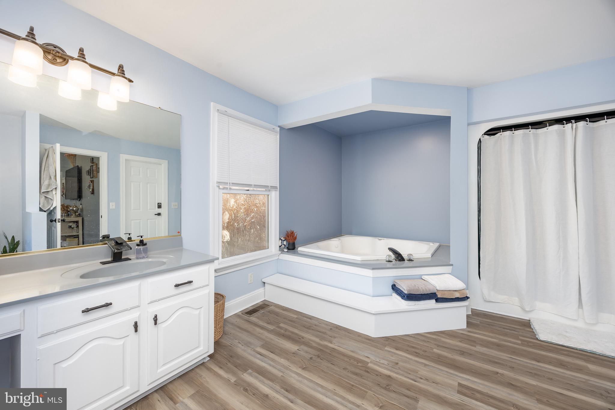 MISTY CREEK - Residential