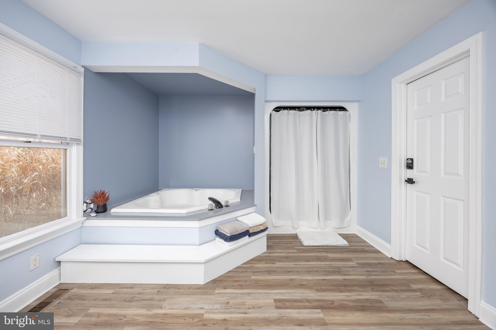 MISTY CREEK - Residential