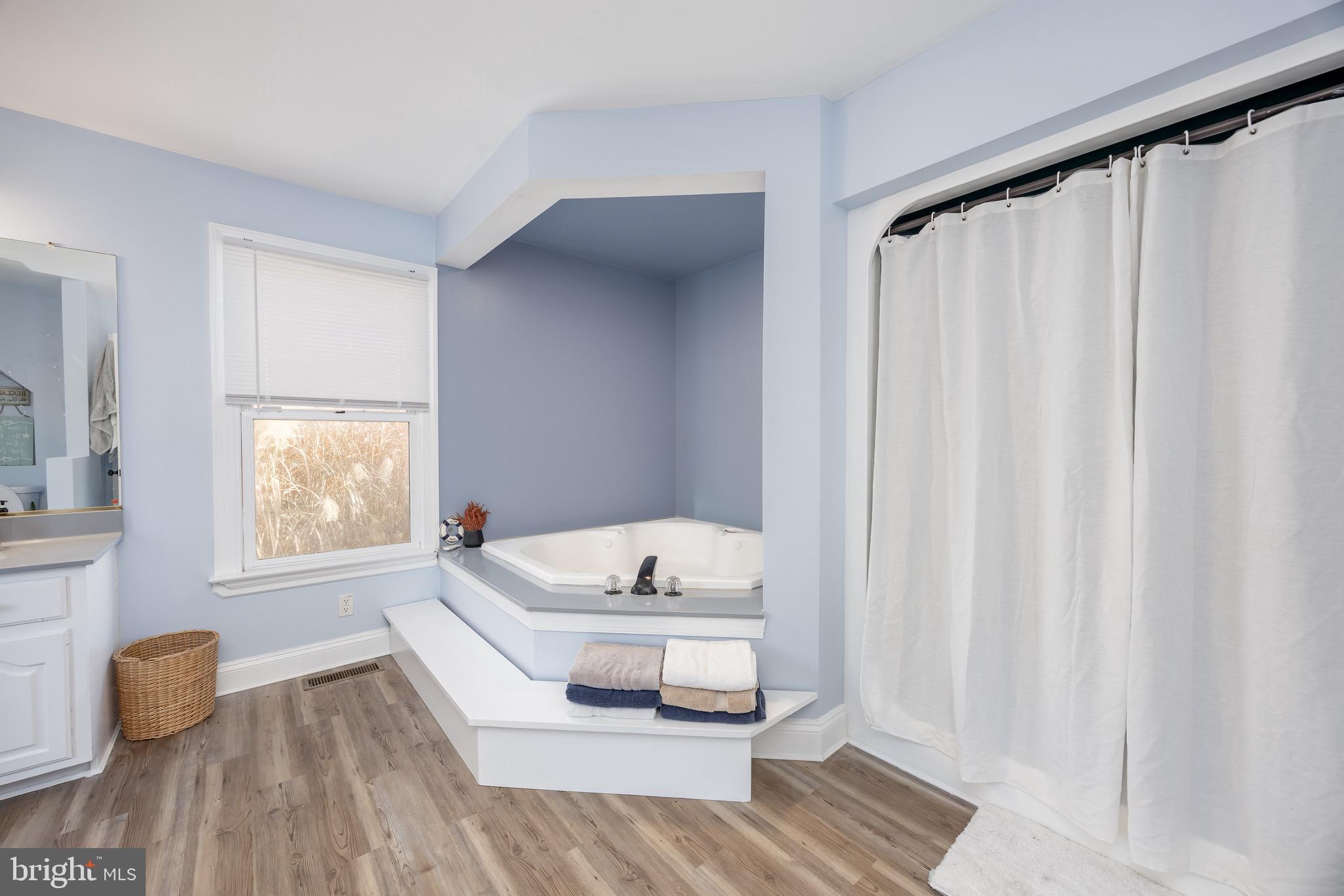 MISTY CREEK - Residential