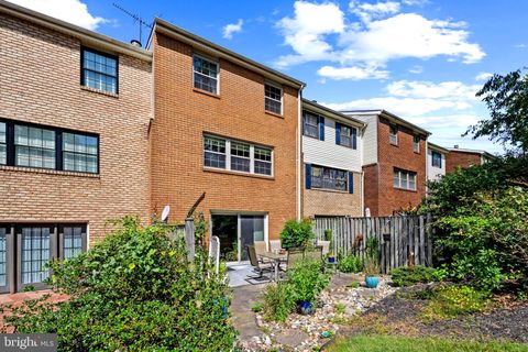 9 THEO LANE TOWSON MD 21204