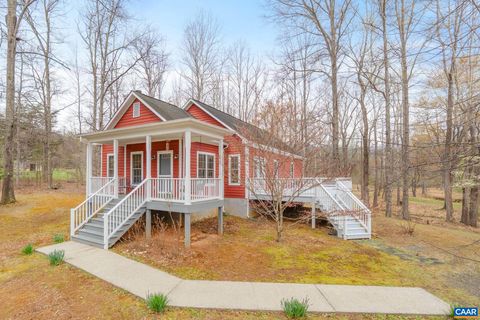 500 RHUE HOLLOW RD ROSELAND VA 22967