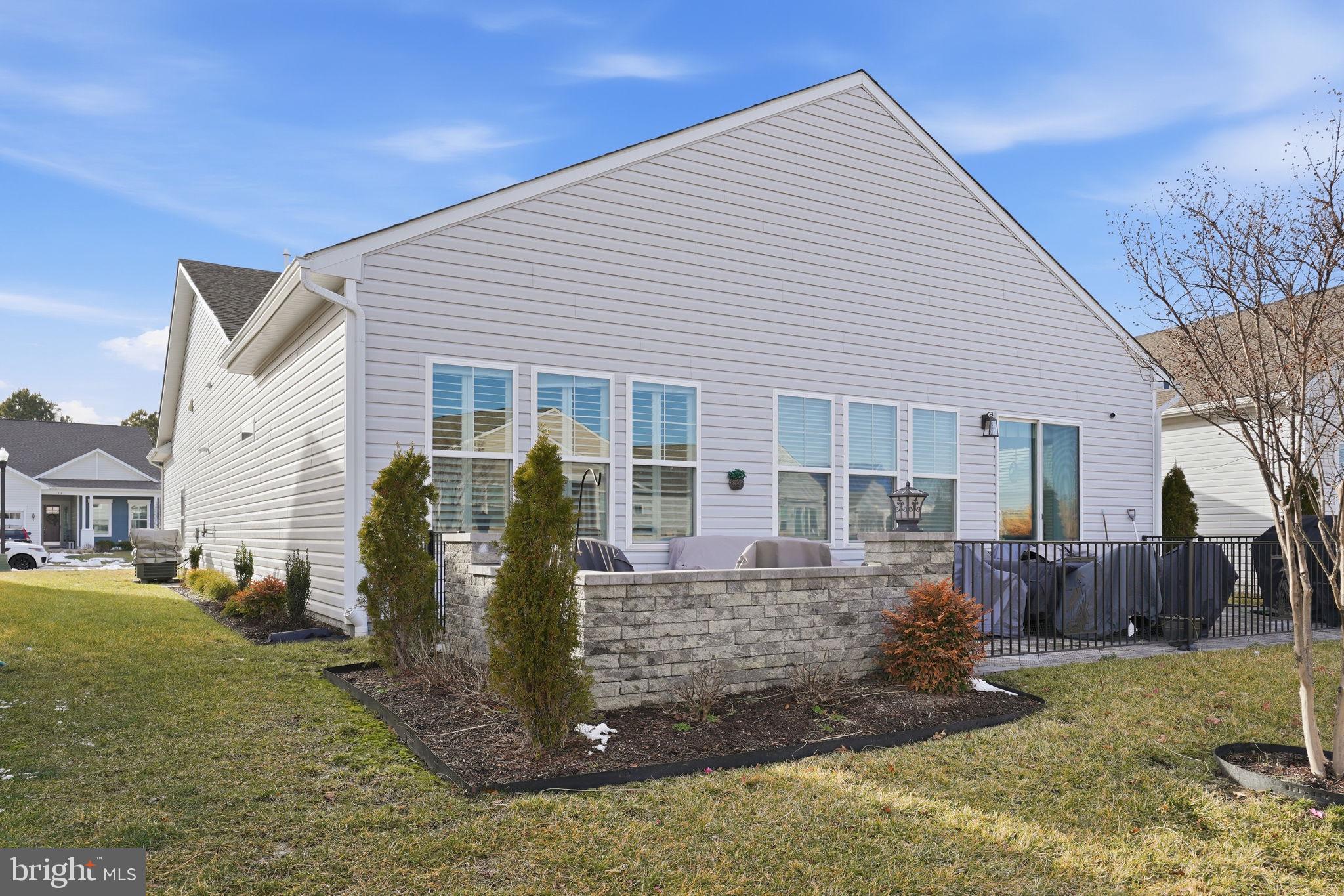 FOUR SEASONS AT KENT ISLAND - Residential