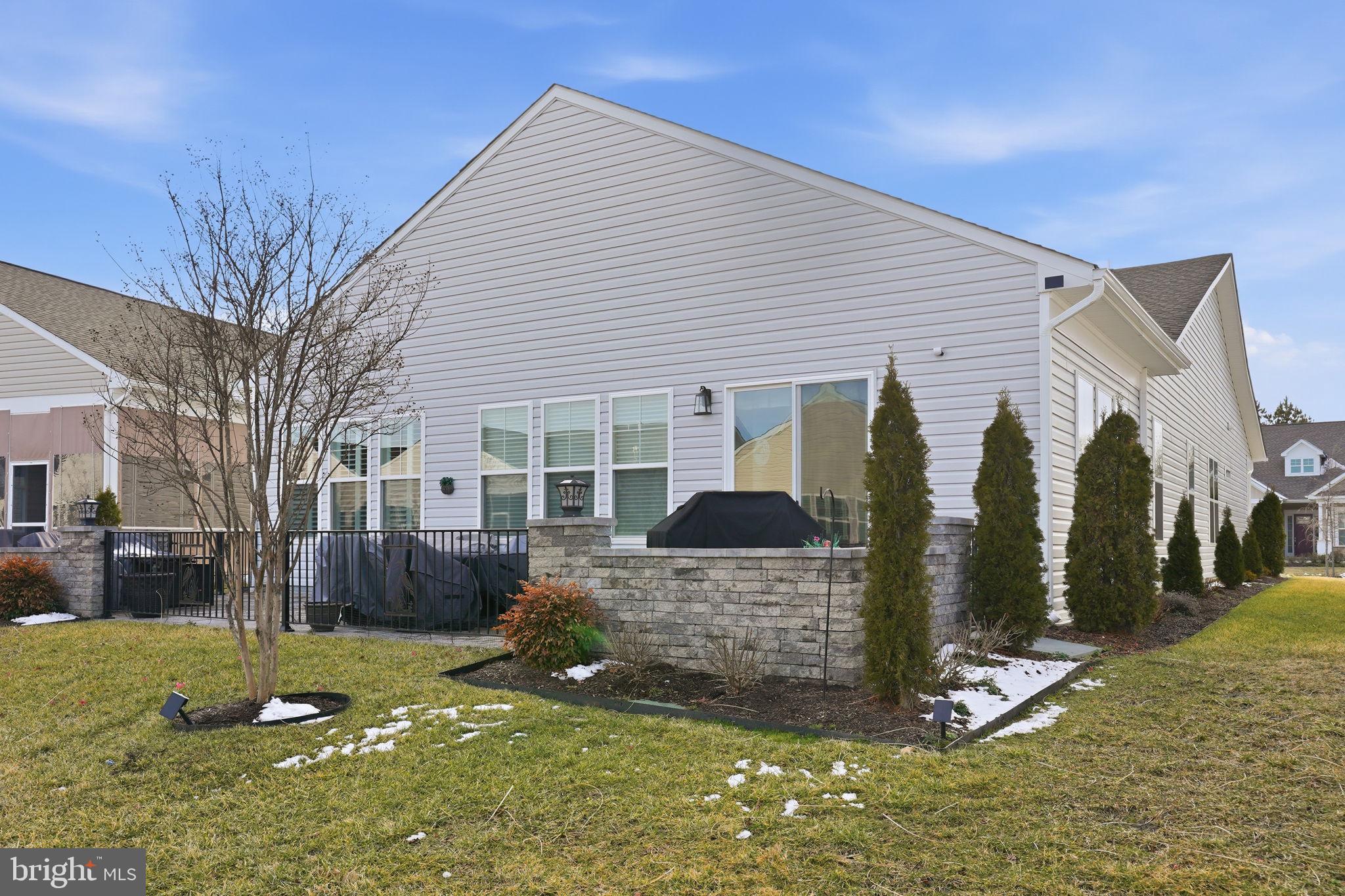 FOUR SEASONS AT KENT ISLAND - Residential