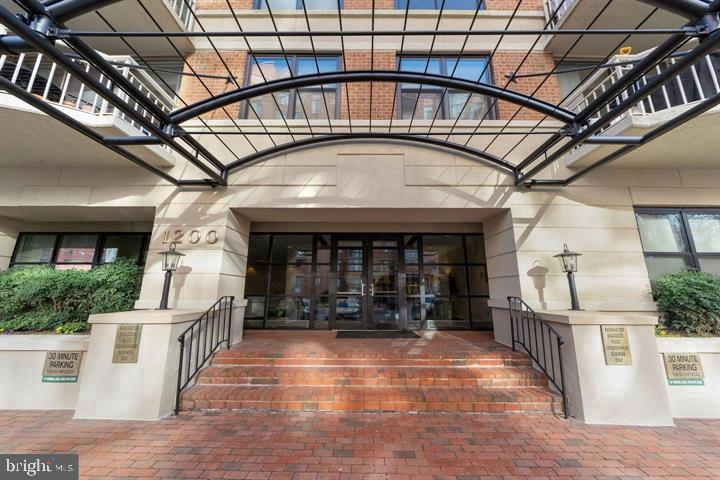 1200 BRADDOCK PLACE 209