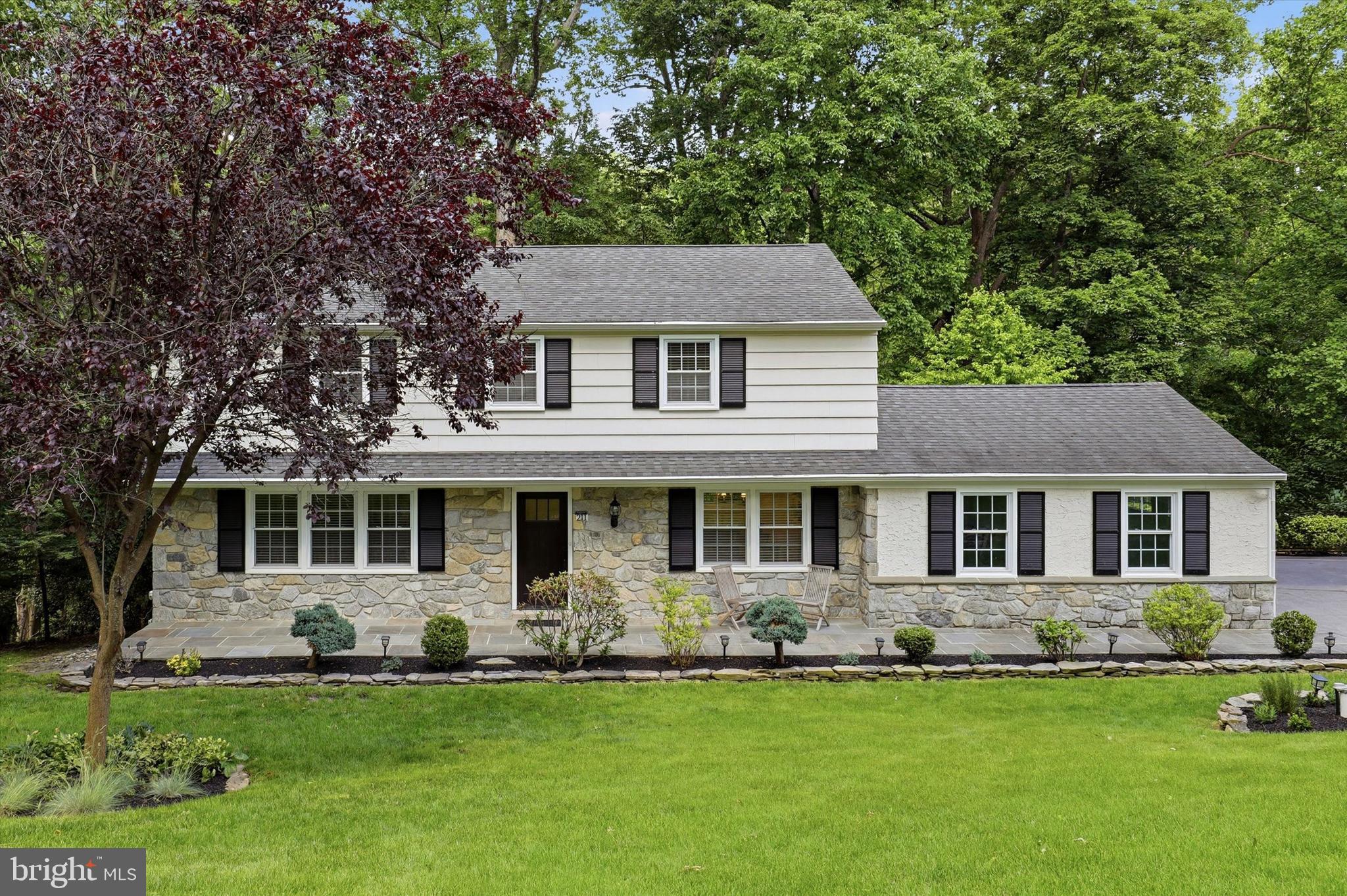 211 ONEIDA LANE