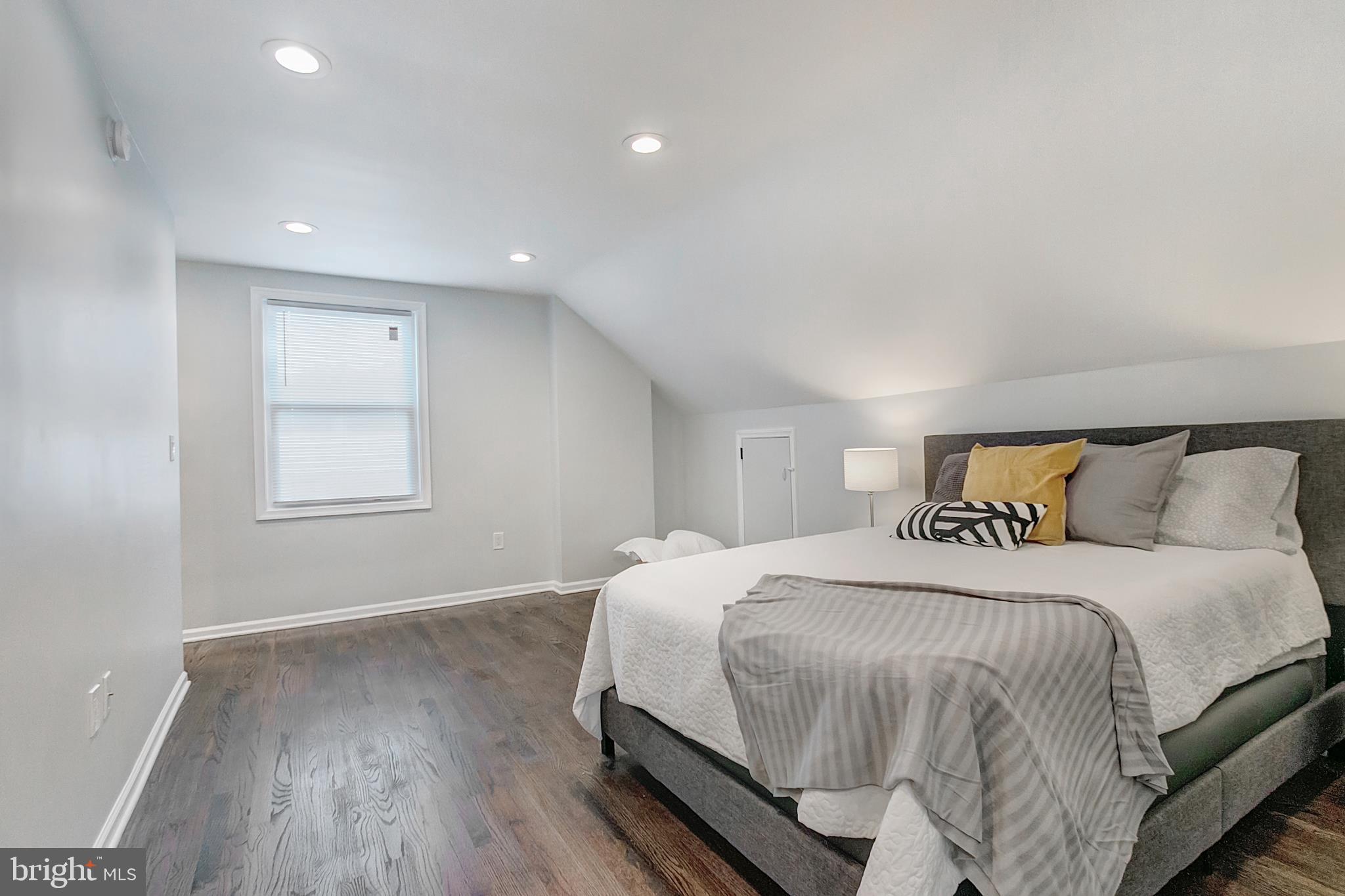 ROSEMONT EAST - Residential