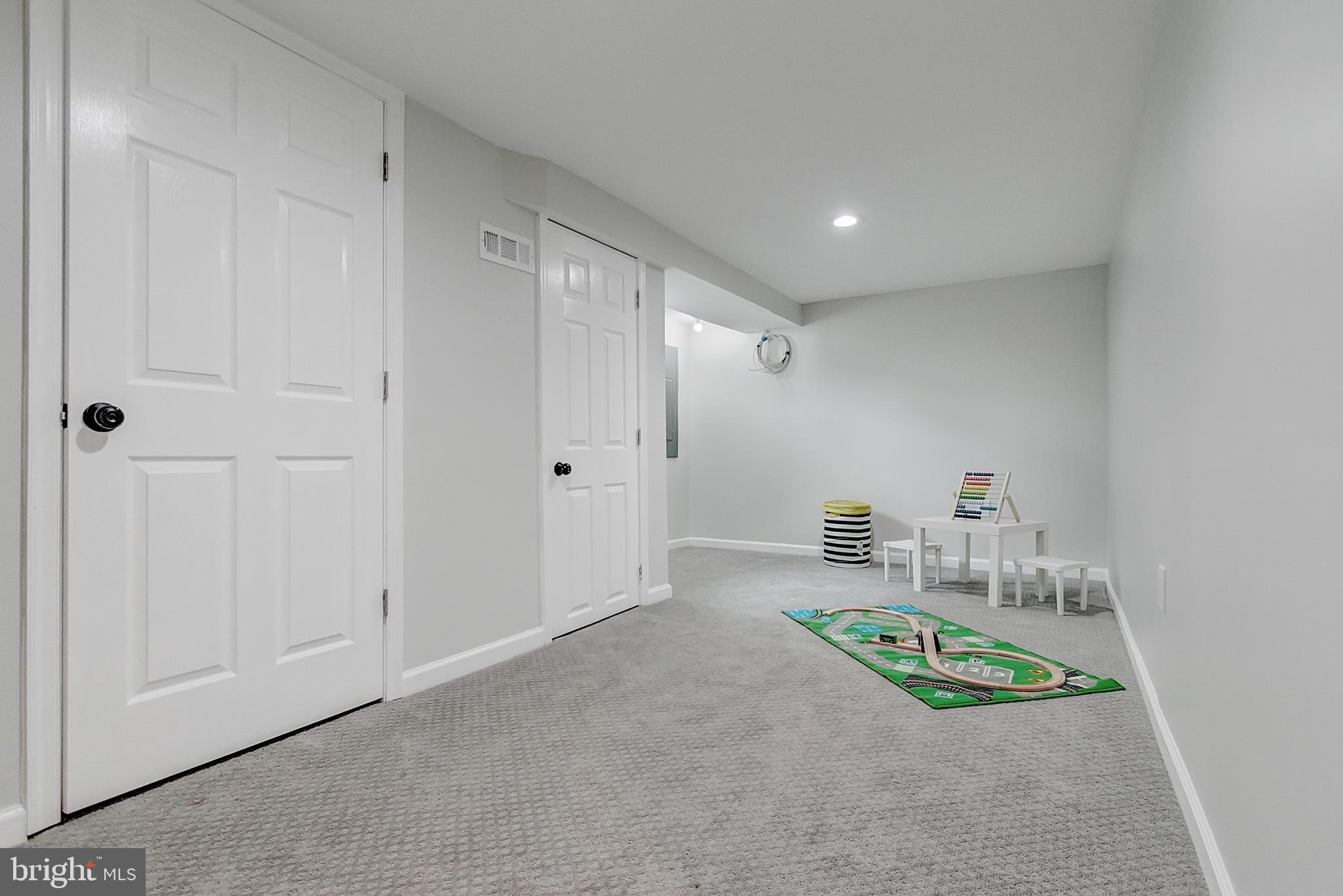 ROSEMONT EAST - Residential