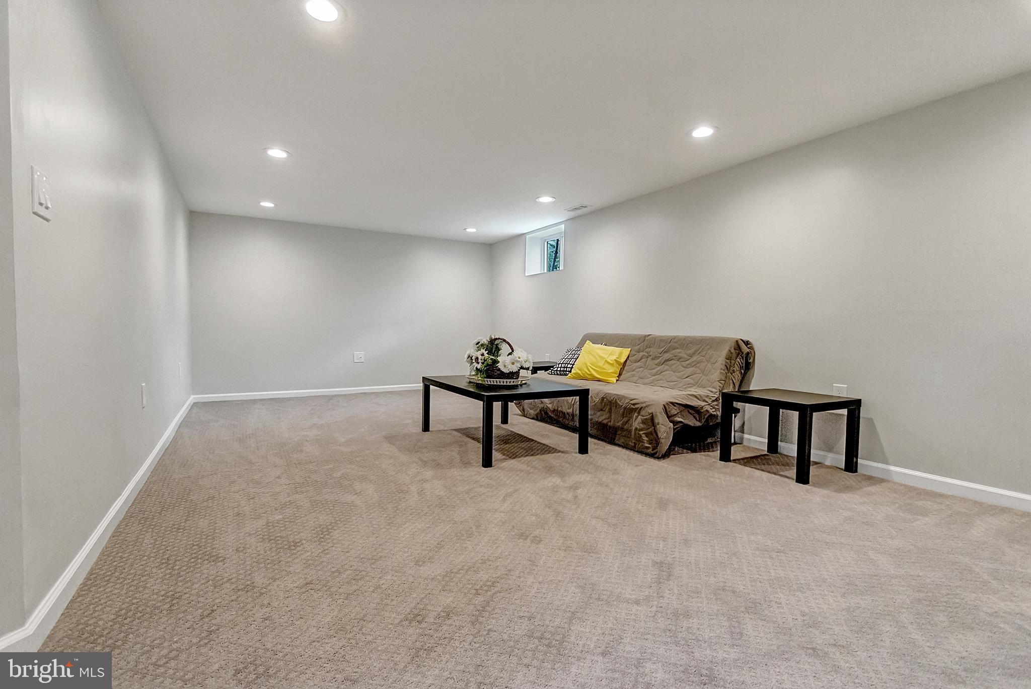 ROSEMONT EAST - Residential