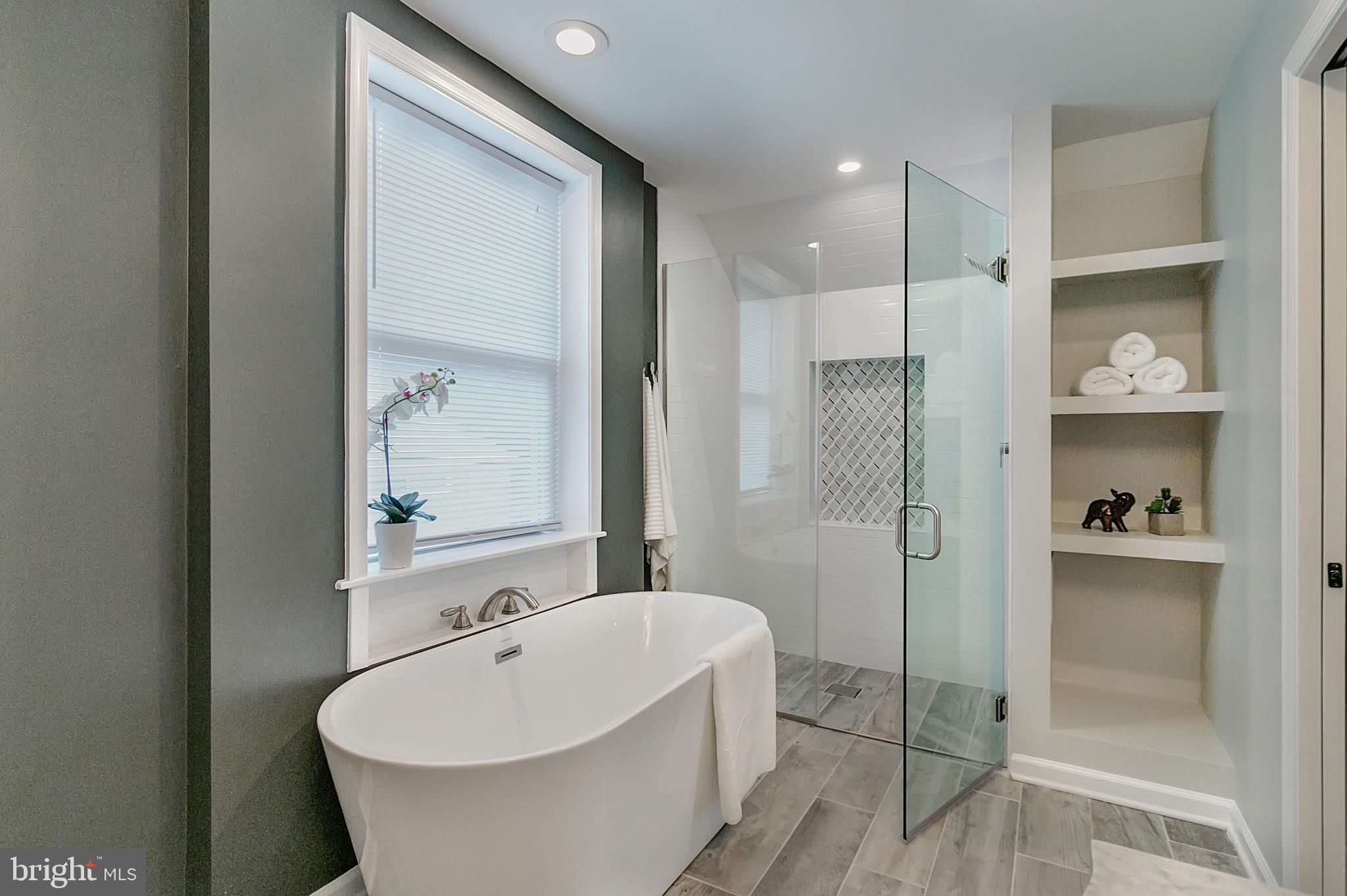 ROSEMONT EAST - Residential