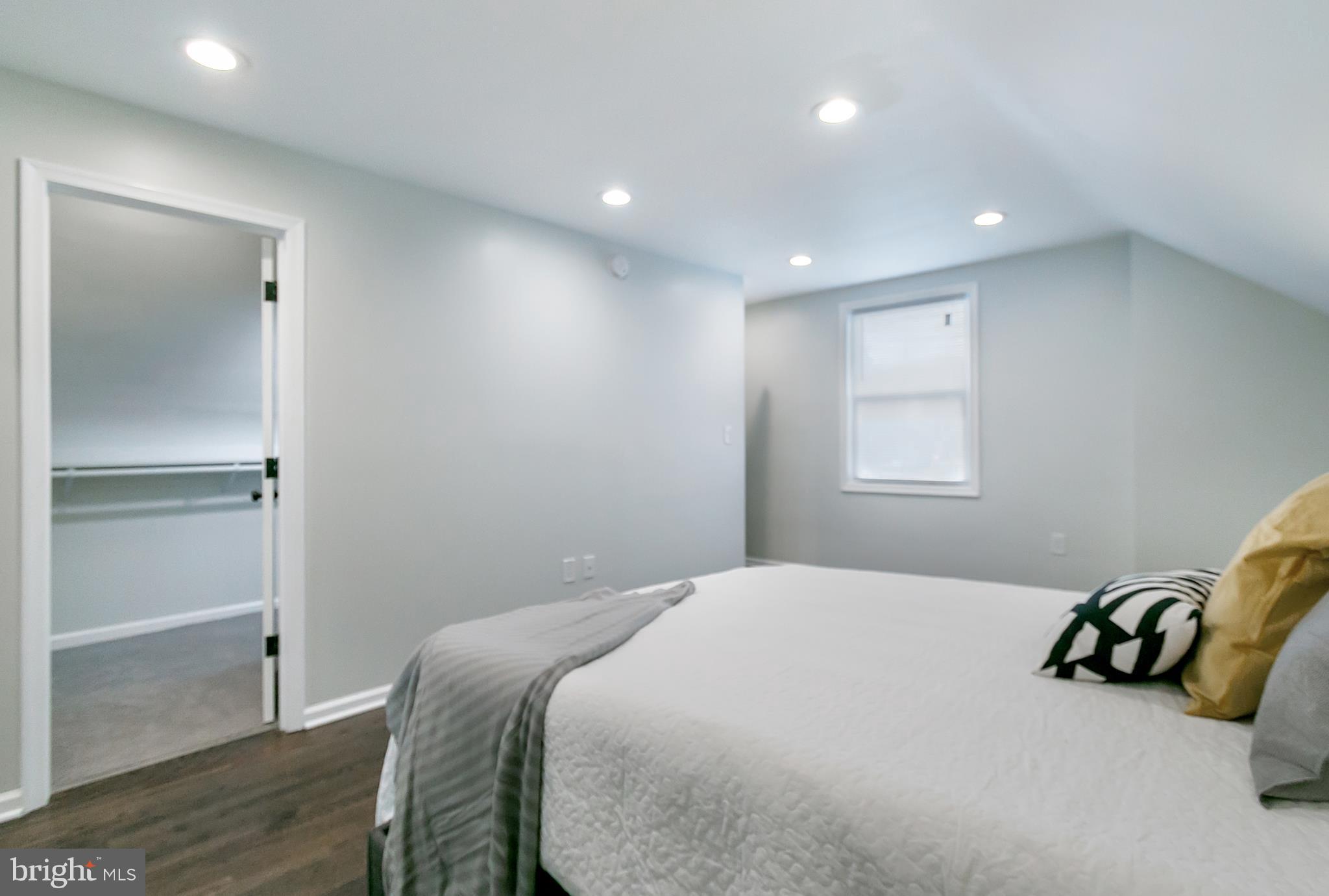 ROSEMONT EAST - Residential