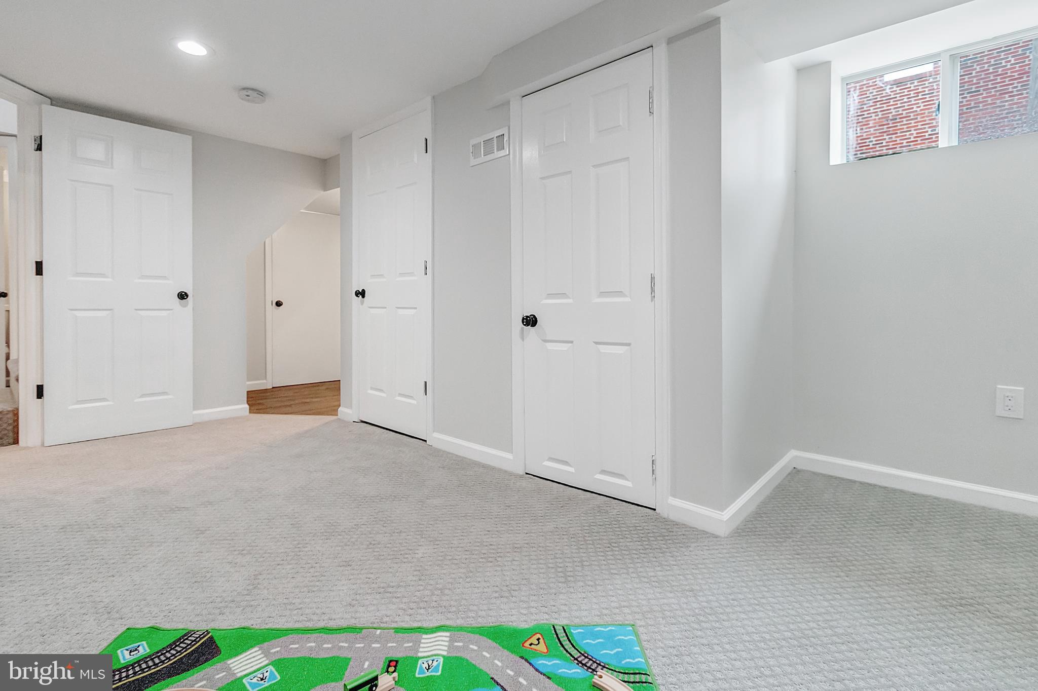 ROSEMONT EAST - Residential