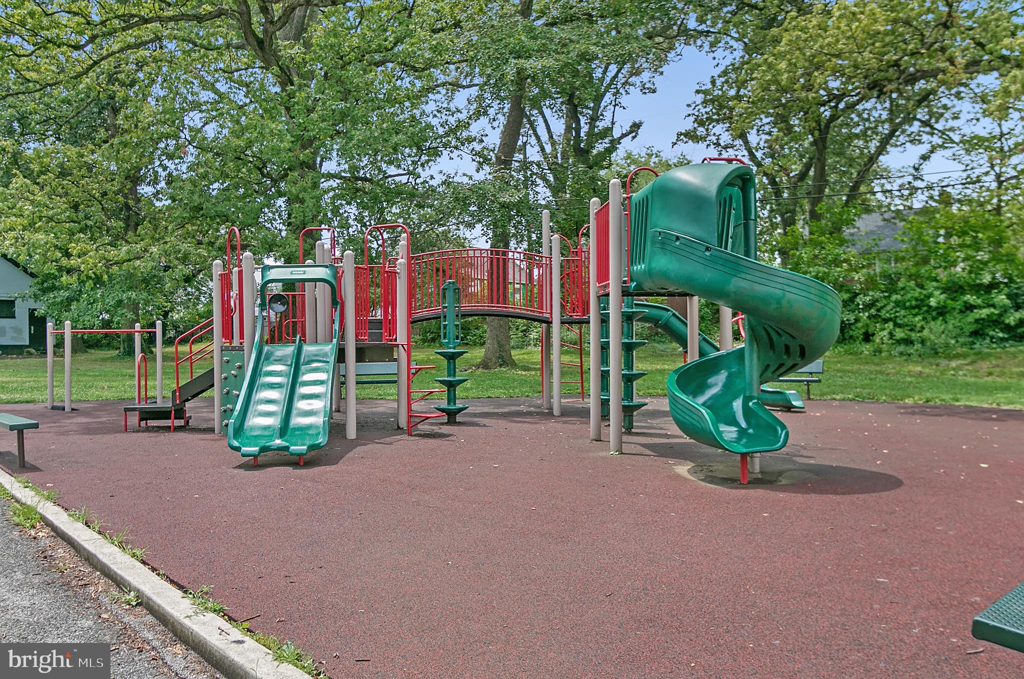 ROSEMONT EAST - Residential