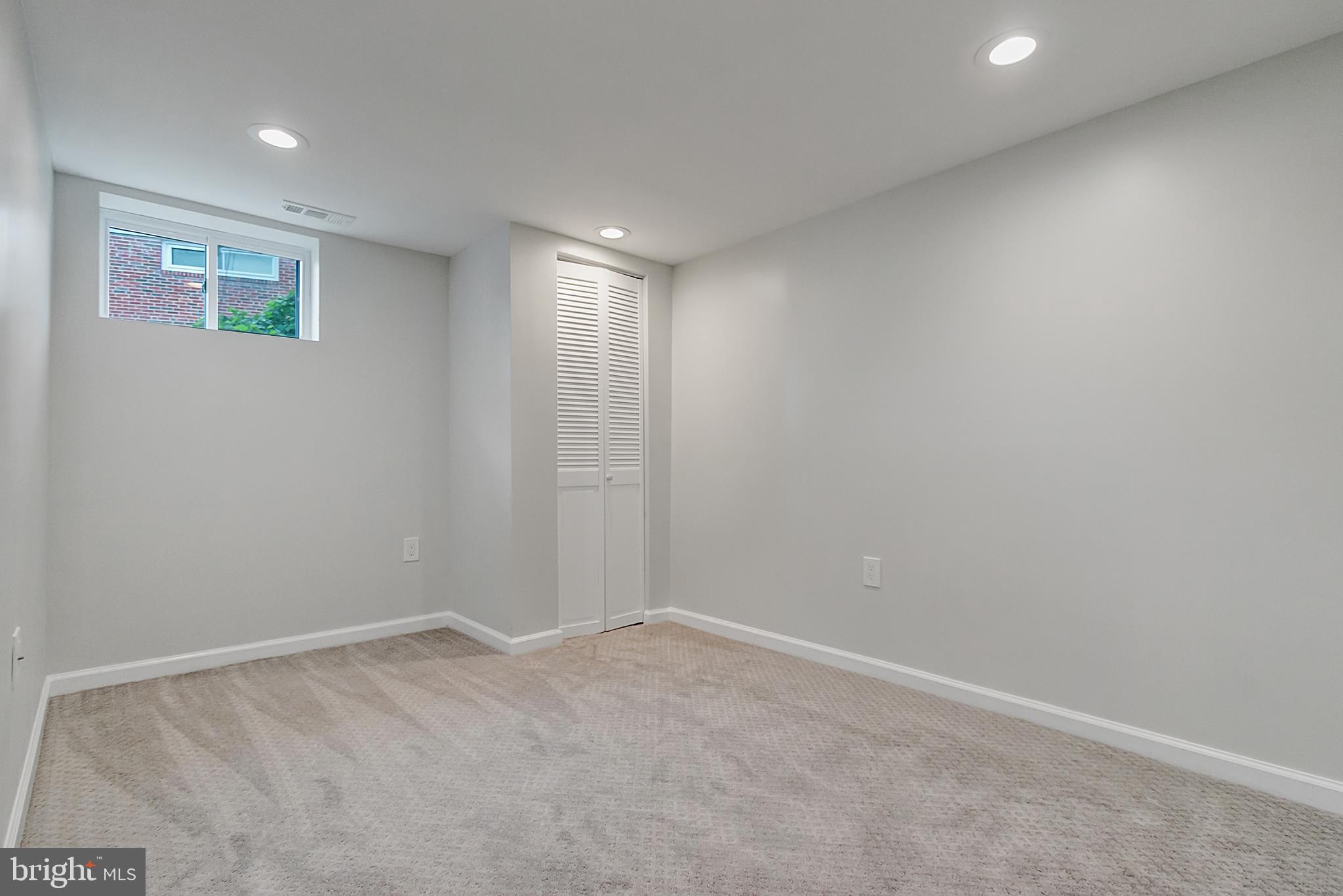 ROSEMONT EAST - Residential