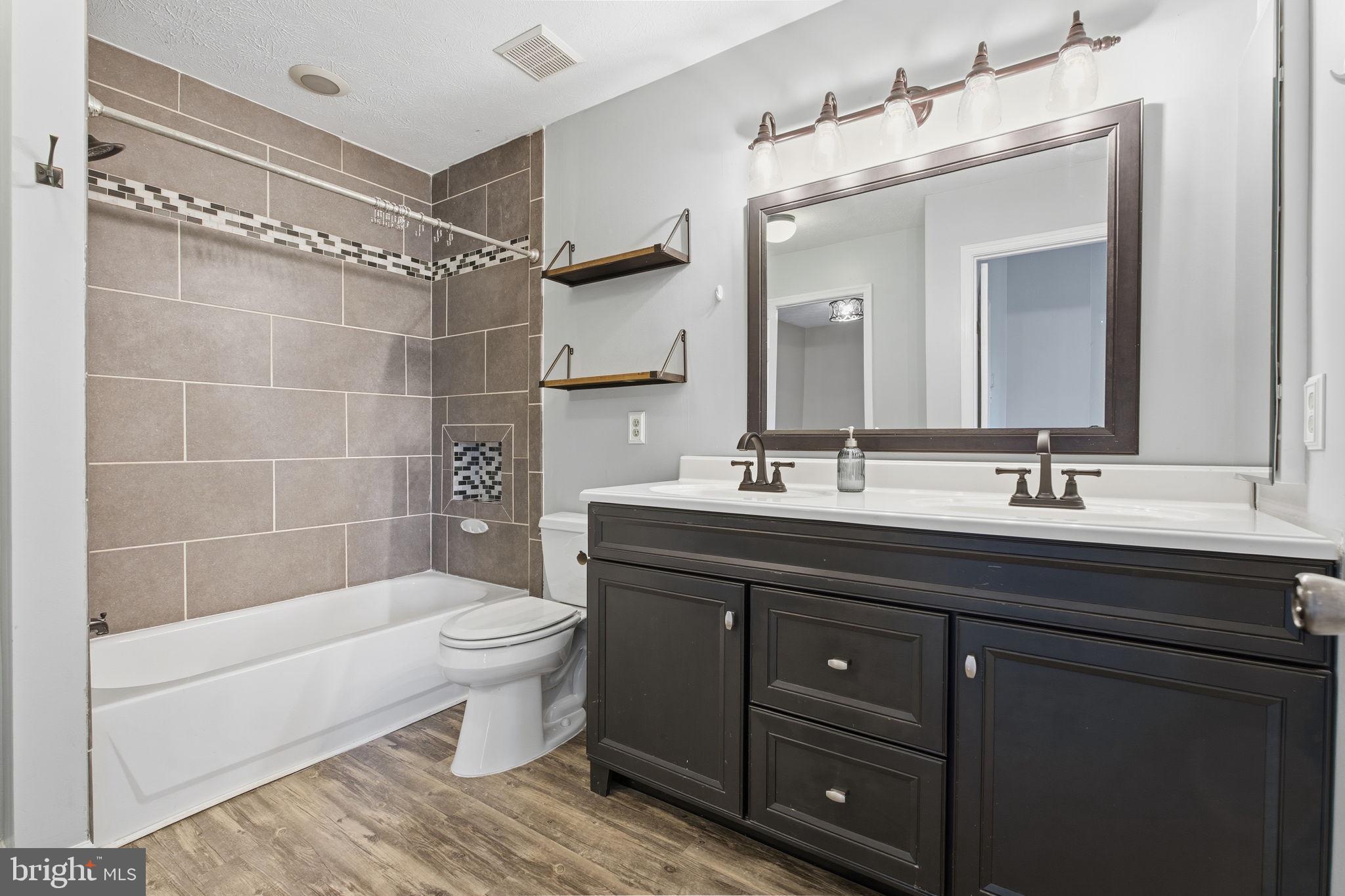 CASTLE STONE AT WHITE MARSH - Residential