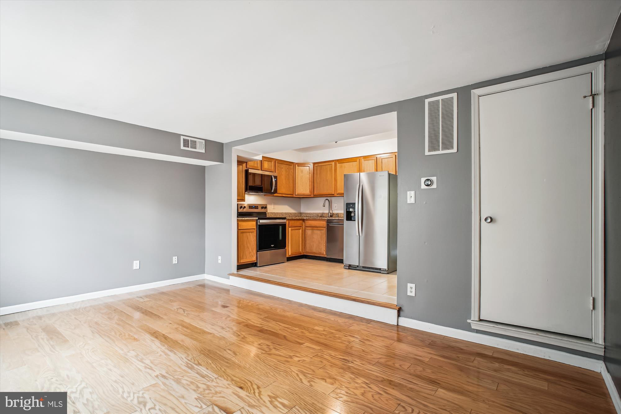 BEDFORD PARK - Residential Lease