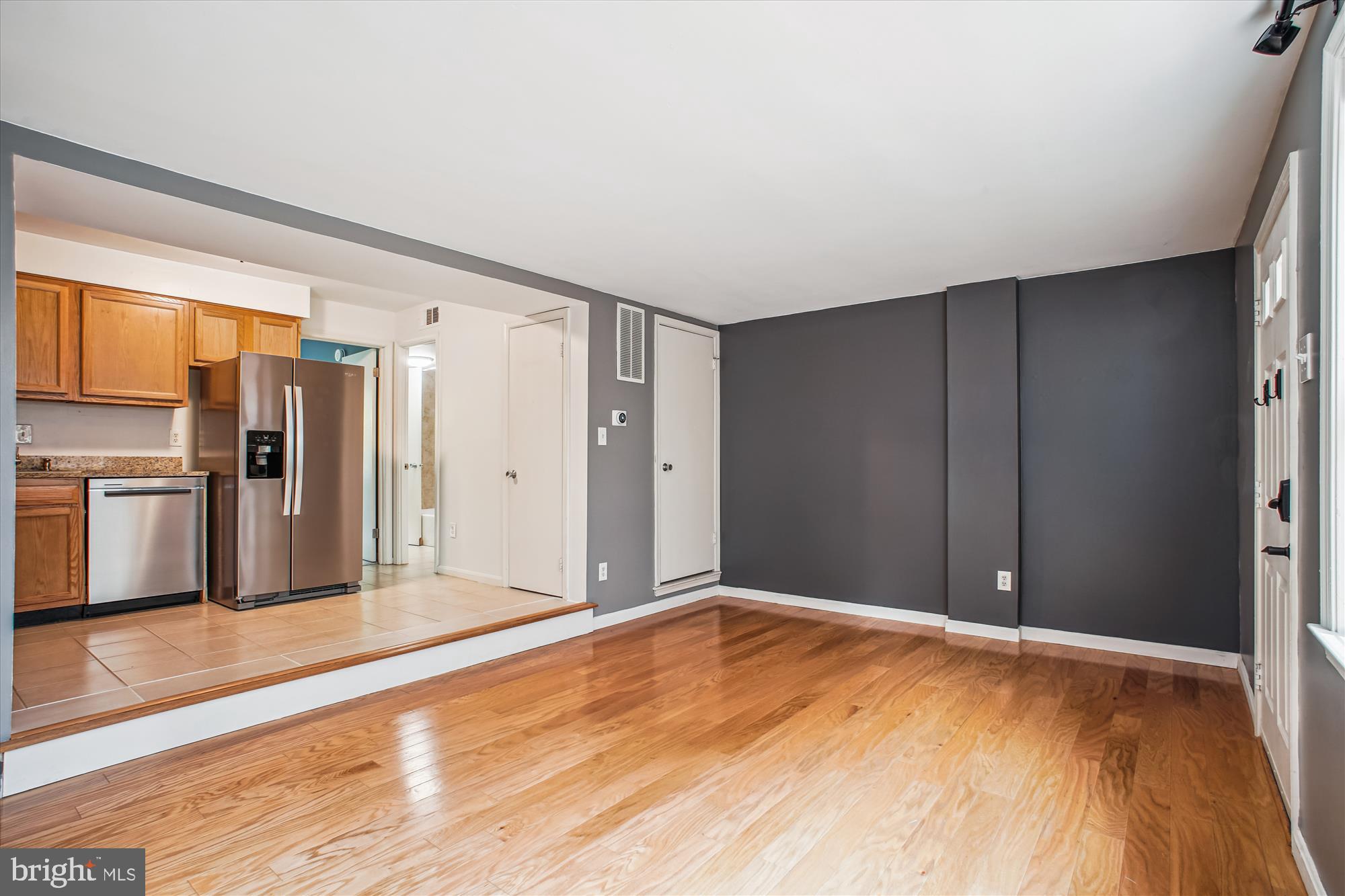 BEDFORD PARK - Residential Lease