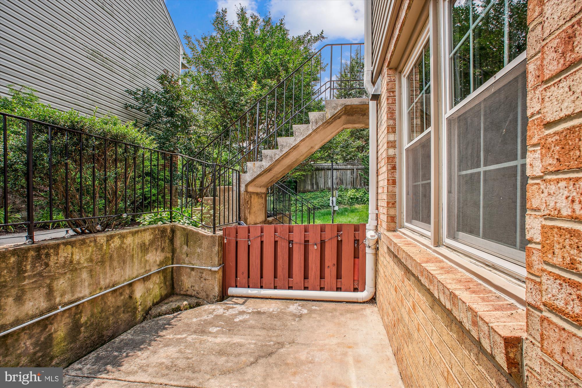 BEDFORD PARK - Residential Lease