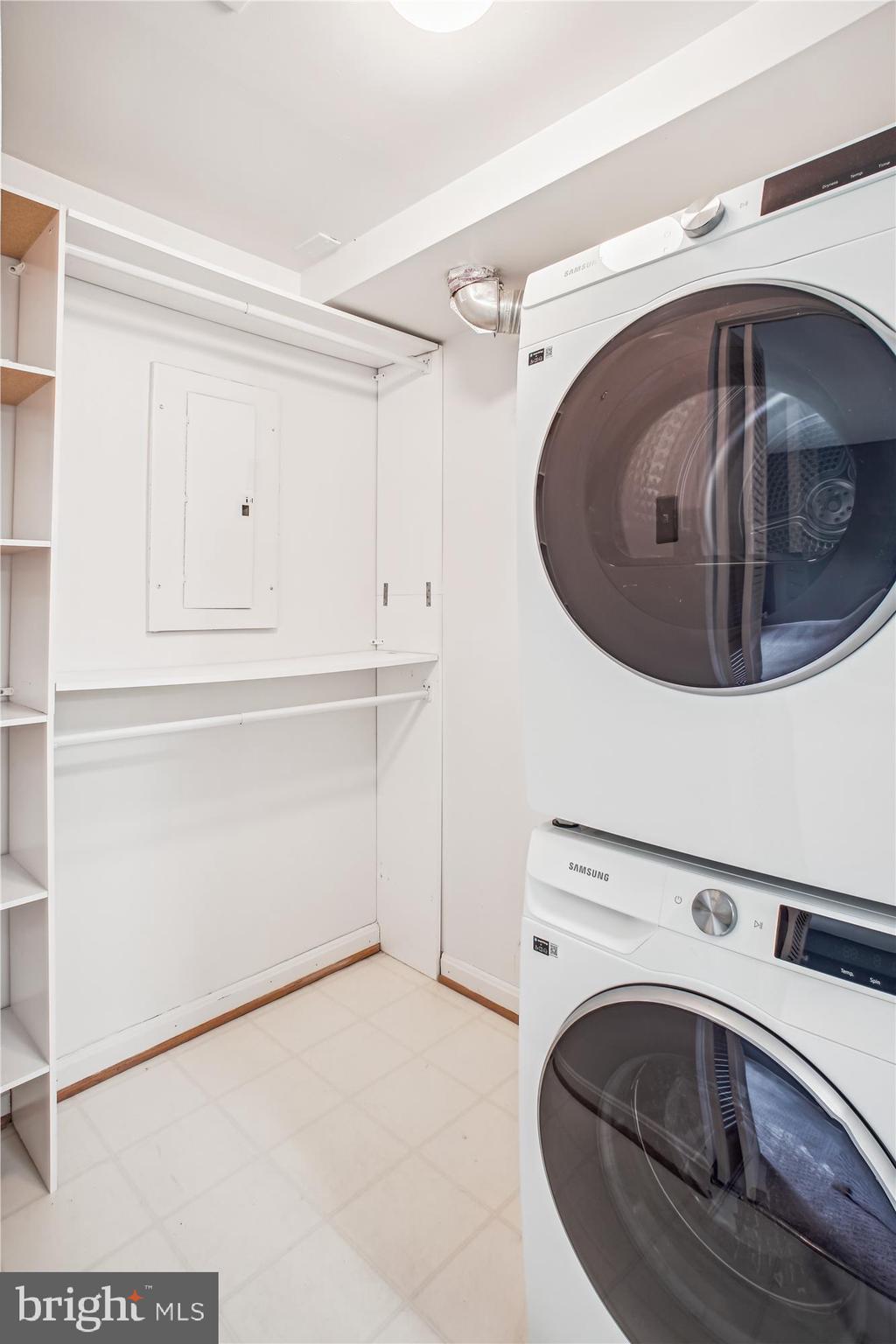 BEDFORD PARK - Residential Lease