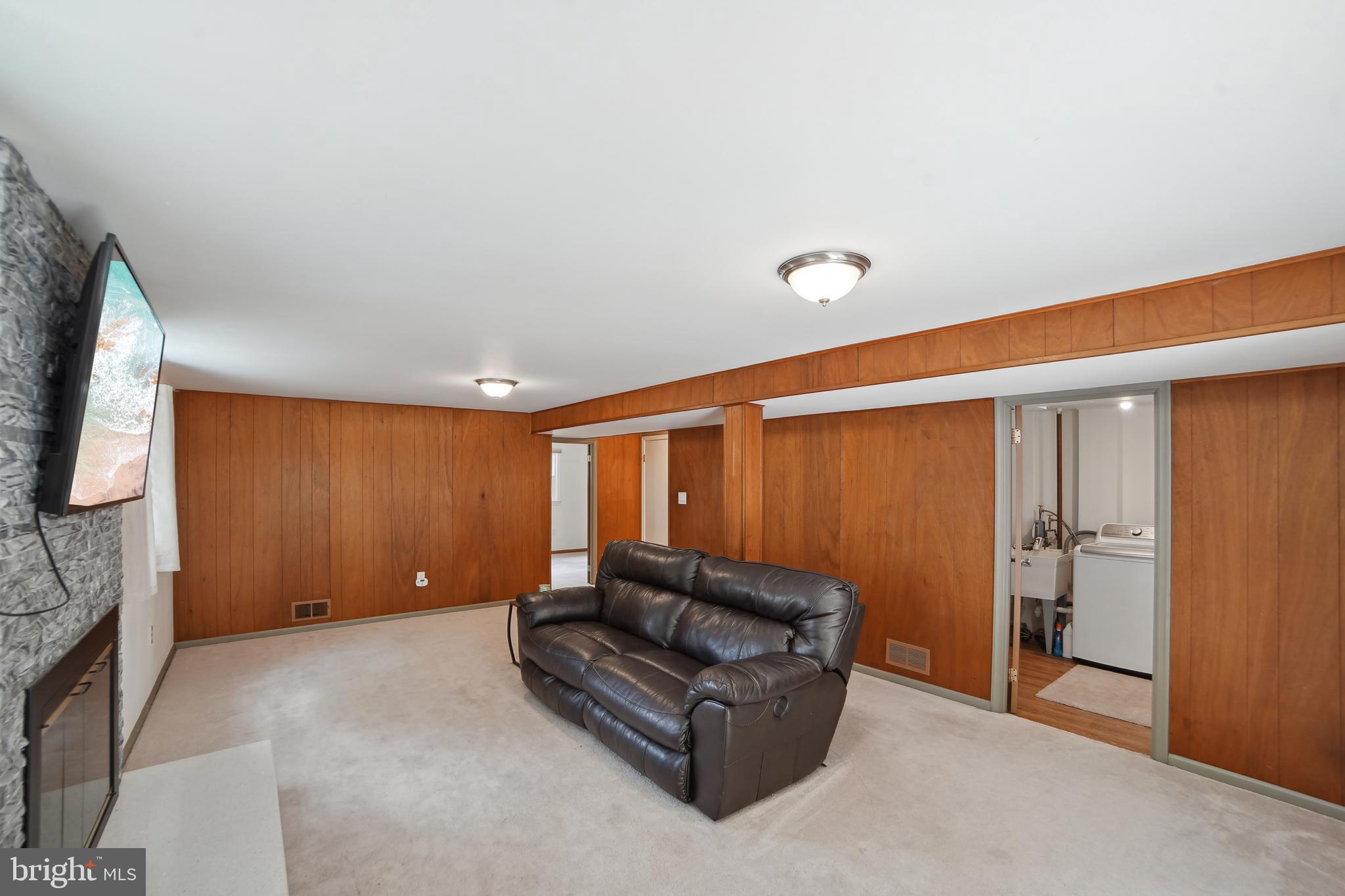 BETHESDA OUTSIDE - Residential