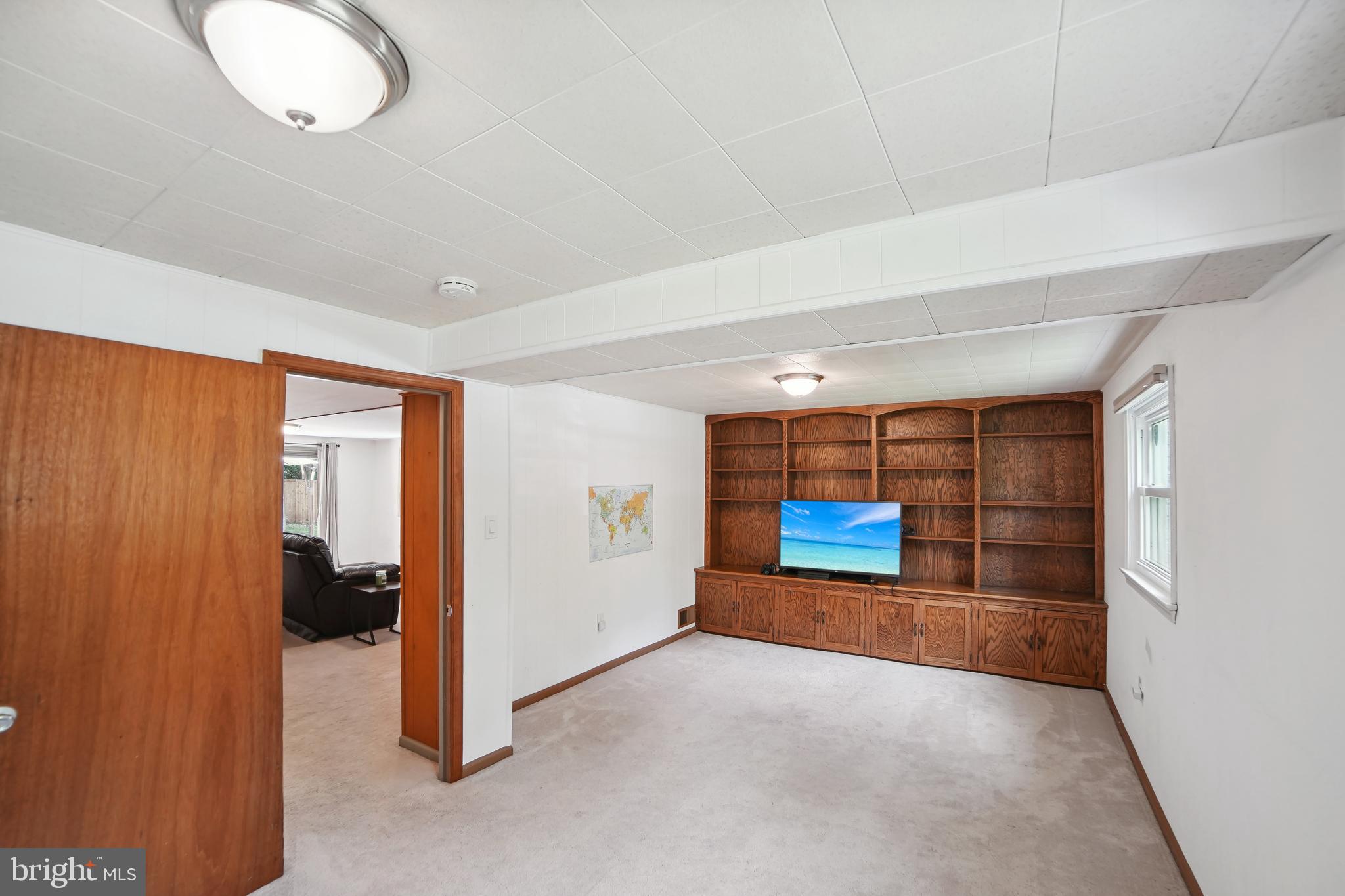 BETHESDA OUTSIDE - Residential