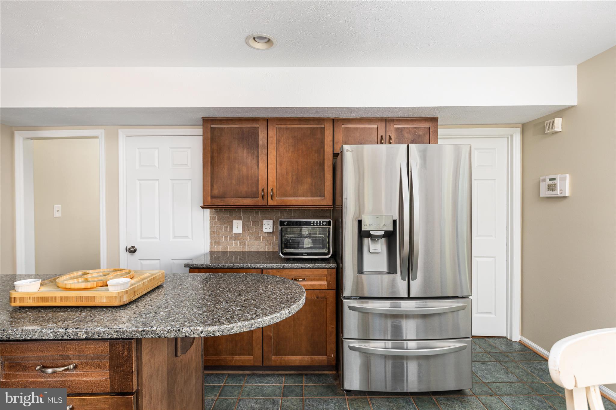 10245 BATTLEFIELD DRIVE