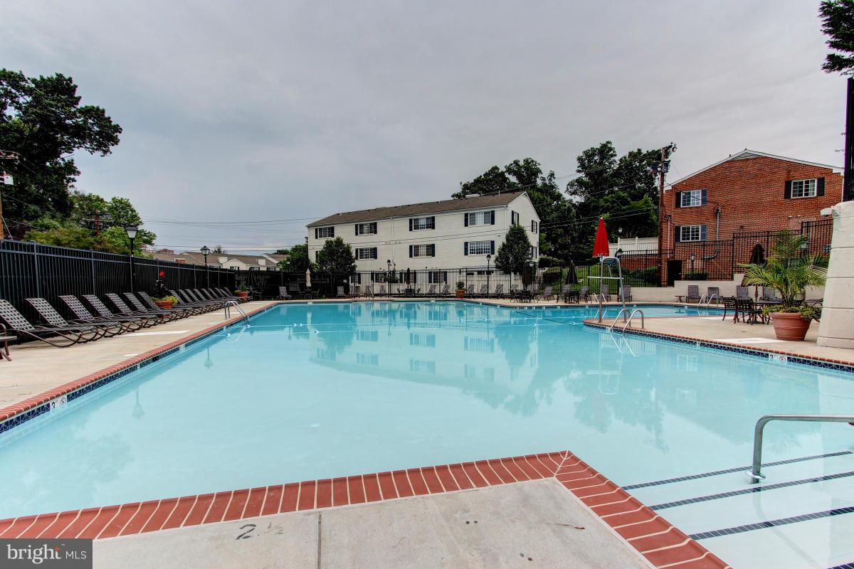 PARKSIDE AT ALEXANDRIA - Residential