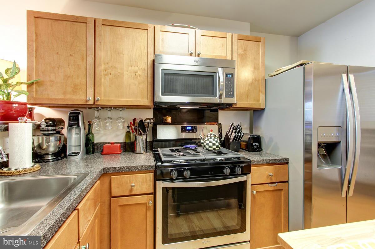 PARKSIDE AT ALEXANDRIA - Residential