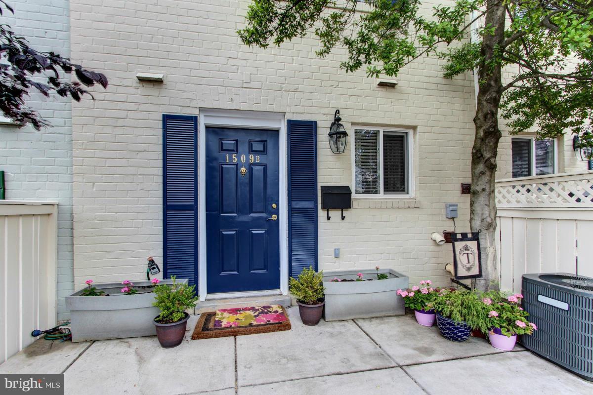 PARKSIDE AT ALEXANDRIA - Residential