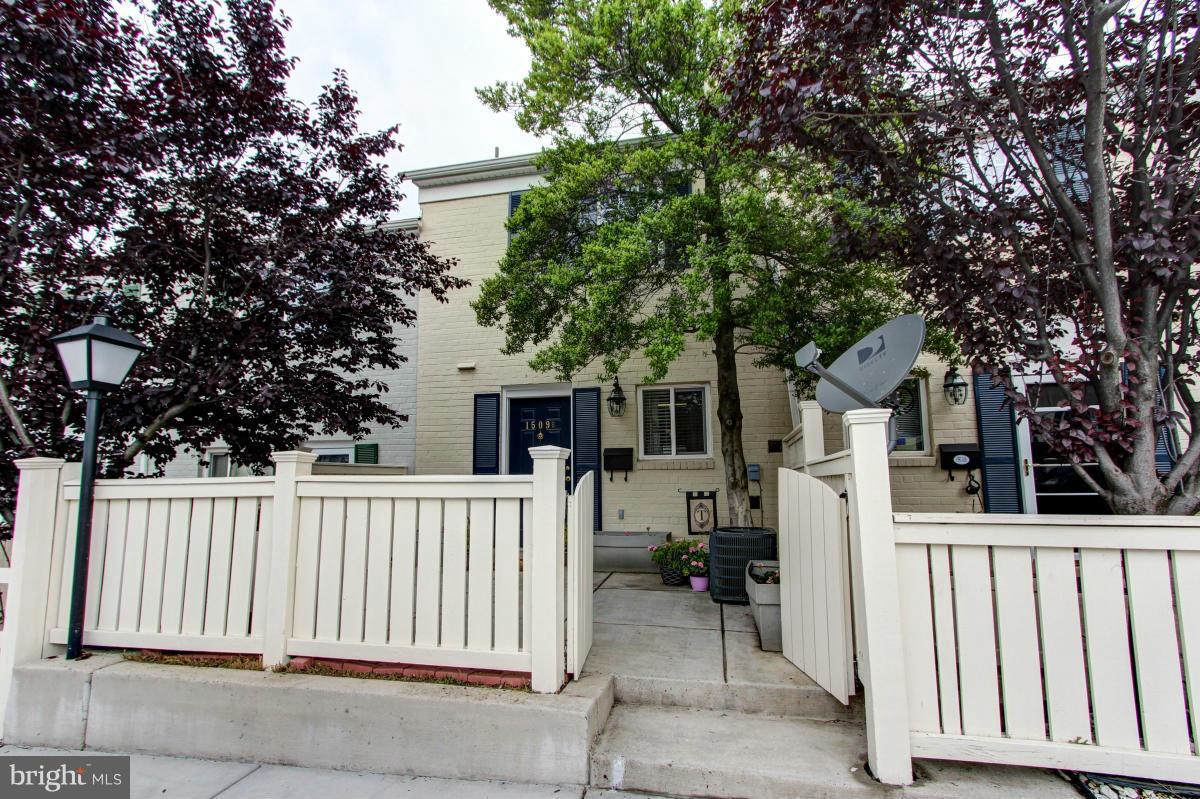 PARKSIDE AT ALEXANDRIA - Residential