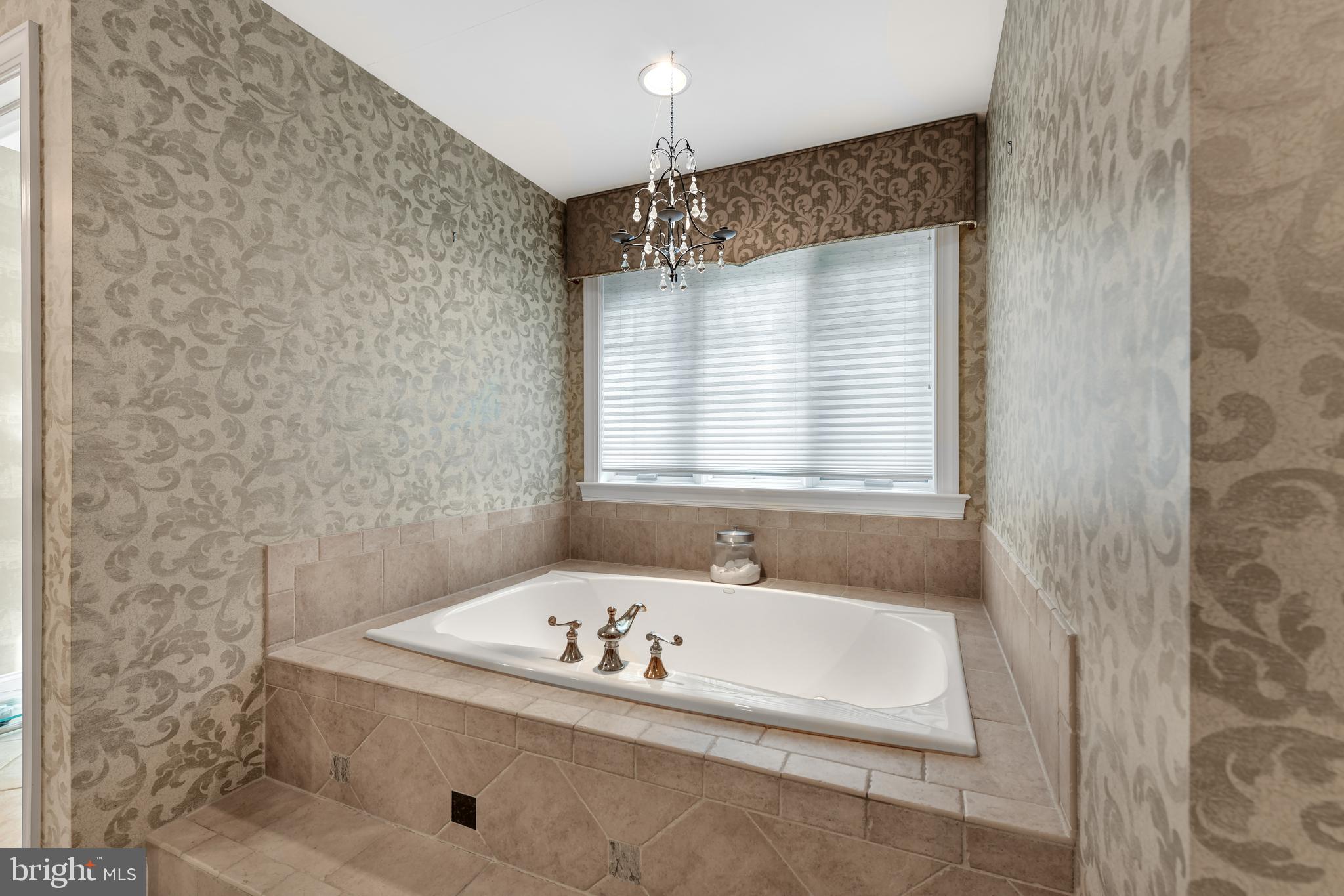 INVERNESS AT SPRIN - Residential