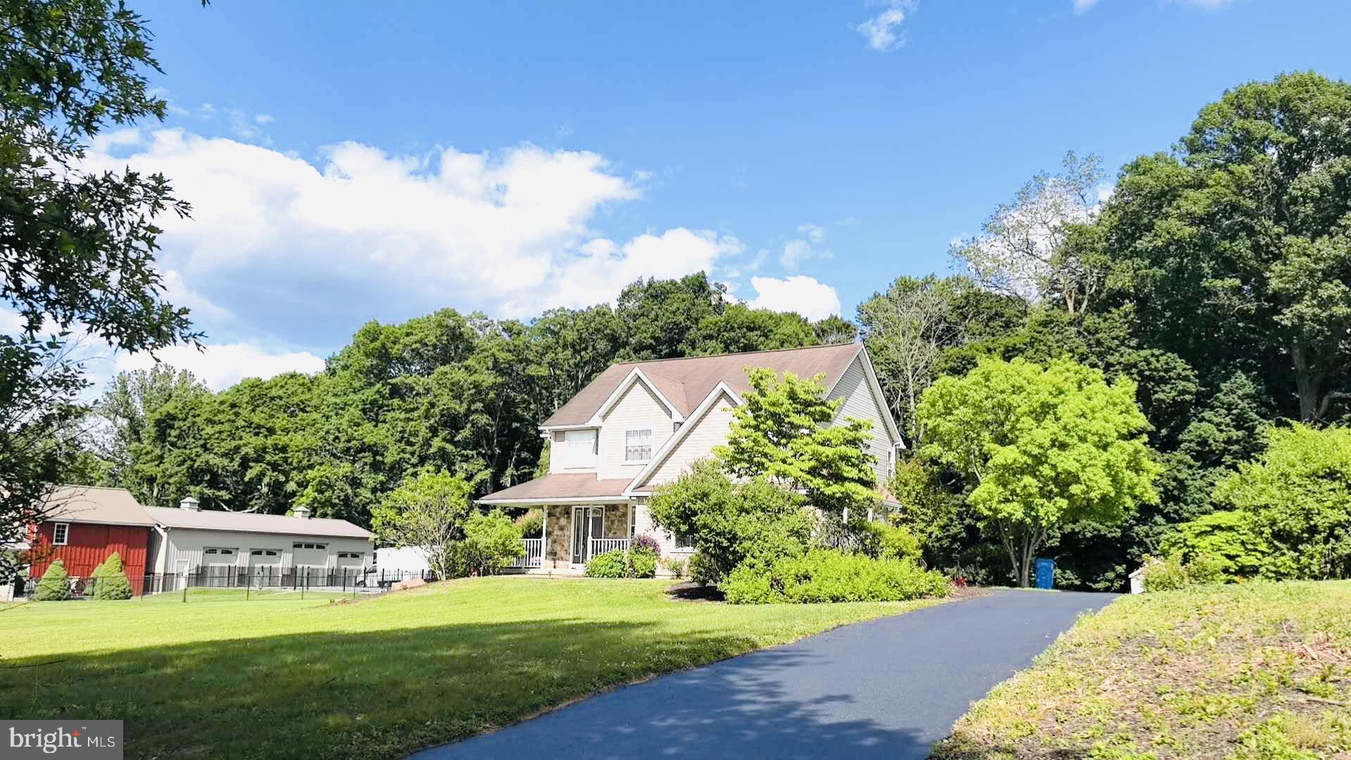952 VALLEYBROOK ROAD