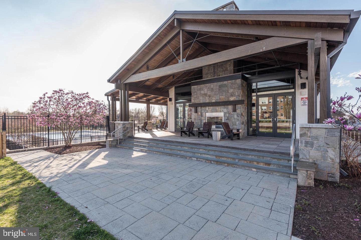 CROWN FARM - Residential