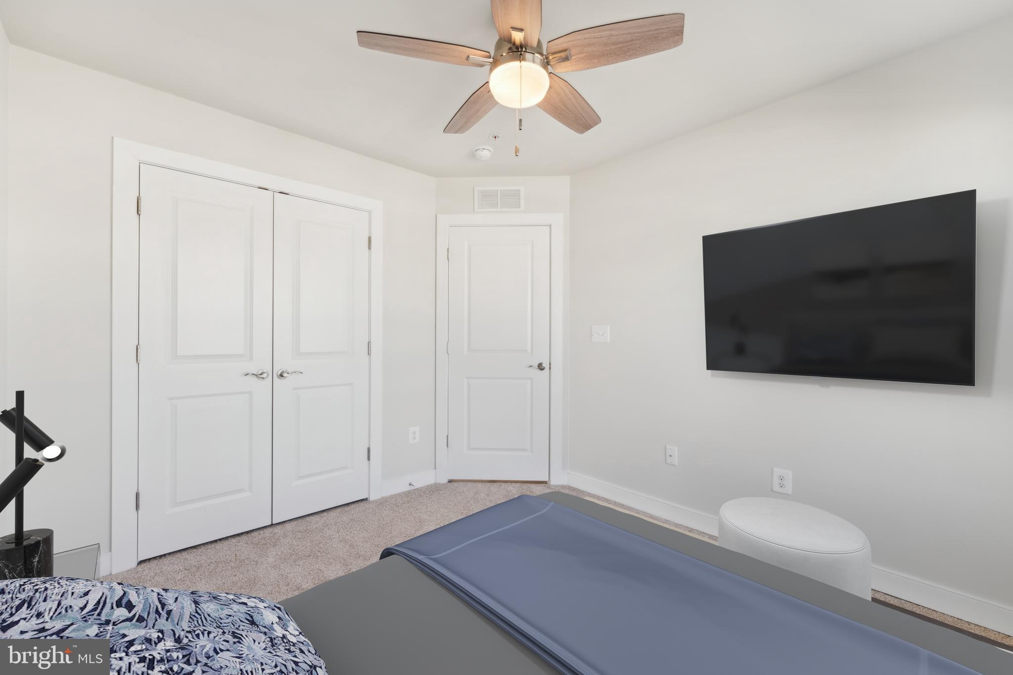 CROWN FARM - Residential